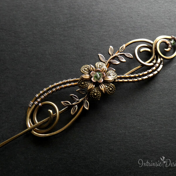 BRASS FLORAL SHAWL PIN / HAIR PIN