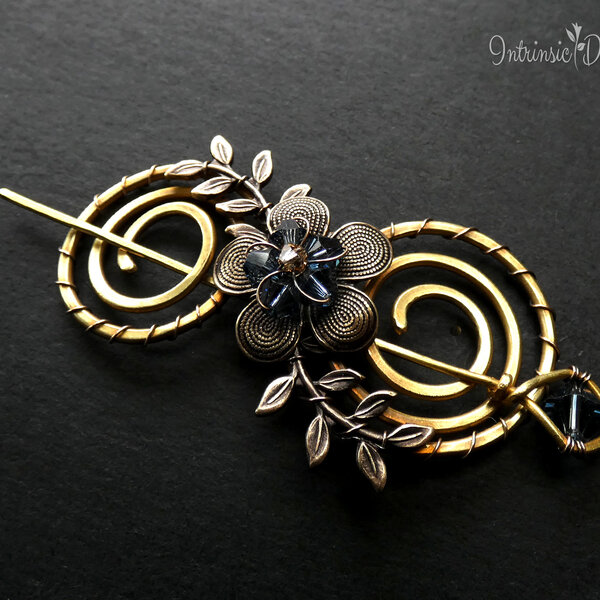 SPIRAL SHAWL PIN/ SWEATER PIN WITH SWAROVSKI CRYSTALS AND MIXED METALS