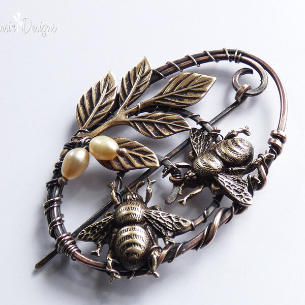 BEE SHAWL PIN/ SWEATER PIN WITH MIXED METALS AND FRESHWATER PEARL FLOWER BUDS