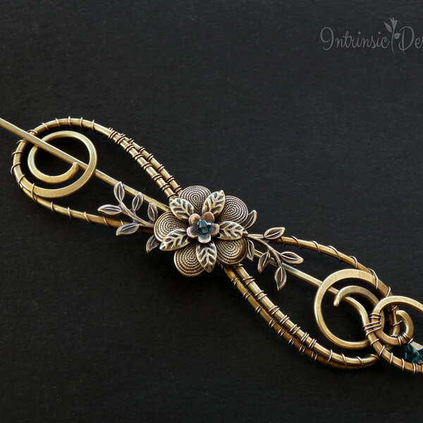 BRASS FLORAL HAIR PIN / SHAWL PIN