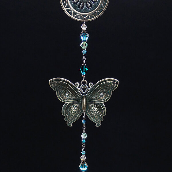 VINTAJ BUTTERFLY SWAROVSKI CRYSTAL WINDOW SUN CATCHER WITH MANDALA
