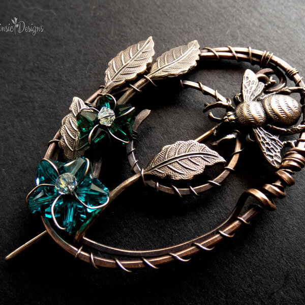 BEE OVAL SHAWL PIN / SWEATER PIN WITH SWAROVSKI FLOWERS, BRASS LEAVES AND MIXED METALS